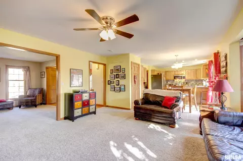 4628 Barrington Dr, Springfield, IL 62711 photo 9