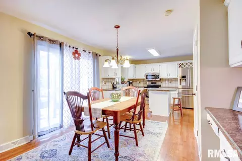 2113 Burgess Dr, Springfield, IL 62711 photo 12