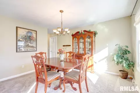 2113 Burgess Dr, Springfield, IL 62711 photo 7