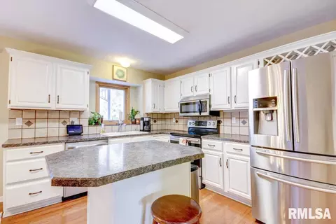 2113 Burgess Dr, Springfield, IL 62711 photo 17