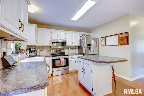 2113 Burgess Dr, Springfield, IL 62711 photo 15