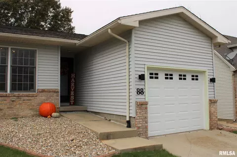 88 Amherst Dr, Springfield, IL 62702 photo 3