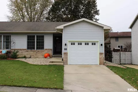 88 Amherst Dr, Springfield, IL 62702 photo 1