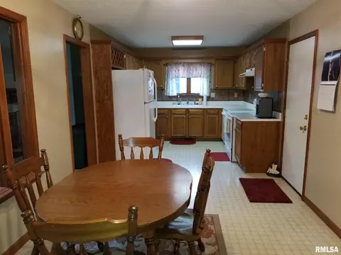 1216 Harmony Ct, Springfield, IL 62703 photo 2