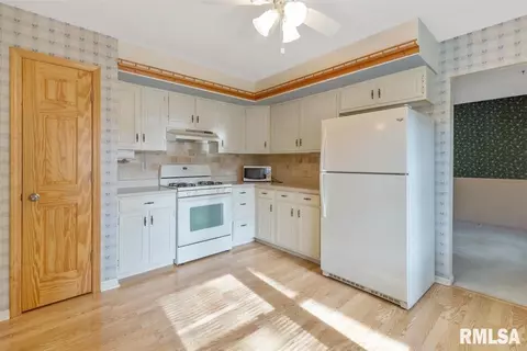 136 Seminole Dr, Springfield, IL 62704 photo 6