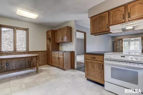 7 Sarah Ave, Springfield, IL 62703 photo 9