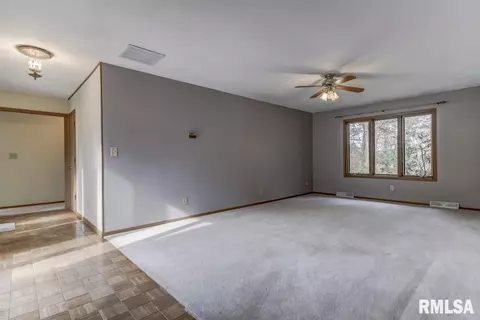7 Sarah Ave, Springfield, IL 62703 photo 5