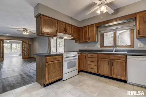 7 Sarah Ave, Springfield, IL 62703 photo 8