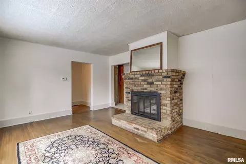 111 S State St, Springfield, IL 62704 photo 2
