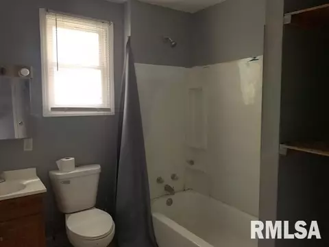 2007 E Stuart St, Springfield, IL 62703 photo 9