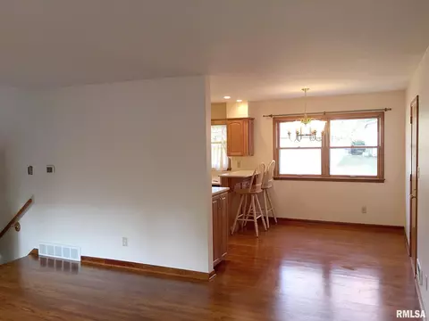 2121 Parkview Dr, Springfield, IL 62704 photo 9
