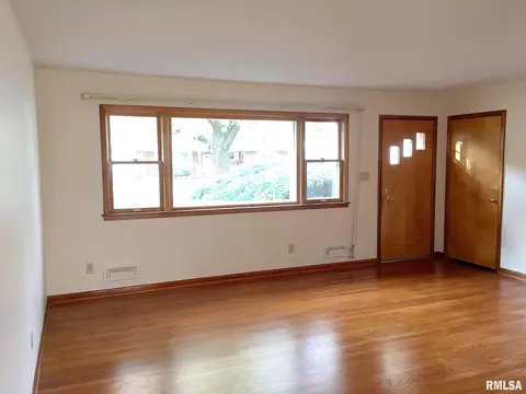 2121 Parkview Dr, Springfield, IL 62704 photo 7