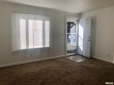 2144 S 16th St, Springfield, IL 62703 photo 4