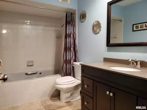 212 Old Tippecanoe Dr, Springfield, IL 62711 photo 5