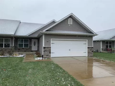 400 E Spruce Dr, Chatham, IL 62629 photo 1