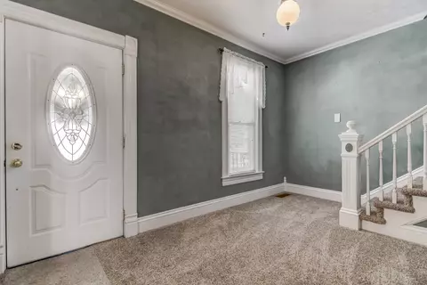 136 N State St, Springfield, IL 62702 photo 2