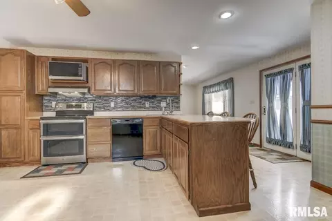 136 N State St, Springfield, IL 62702 photo 11