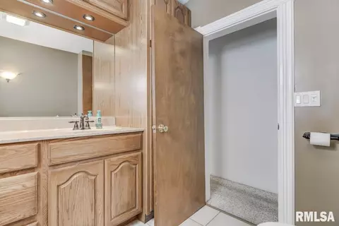 136 N State St, Springfield, IL 62702 photo 26
