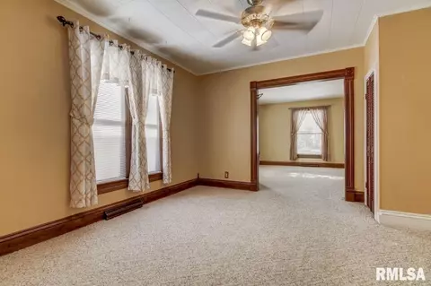 136 N State St, Springfield, IL 62702 photo 8