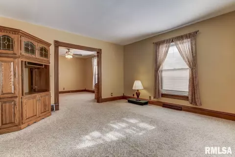 136 N State St, Springfield, IL 62702 photo 7