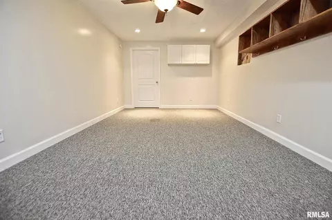 613 E Menard St, Riverton, IL 62561 photo 29