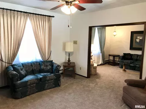 390 E Tanner St, Waverly, IL 62692 photo 14