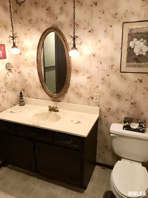 390 E Tanner St, Waverly, IL 62692 photo 27
