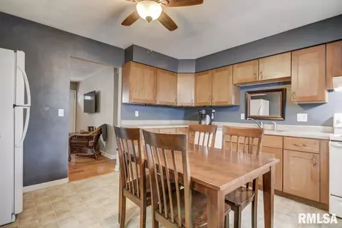 2802 E Black Ave, Springfield, IL 62702 photo 9