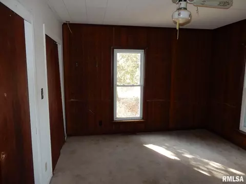 901 E Washington St, Riverton, IL 62561 photo 7
