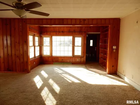901 E Washington St, Riverton, IL 62561 photo 2