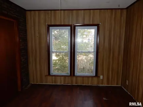 901 E Washington St, Riverton, IL 62561 photo 9