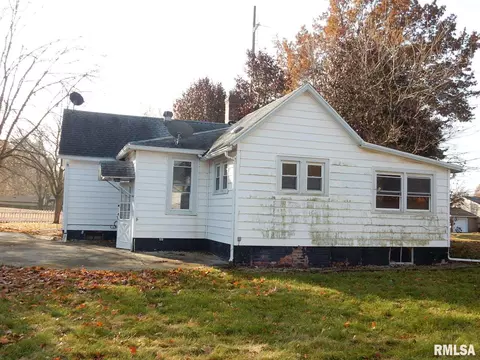 901 E Washington St, Riverton, IL 62561 photo 12