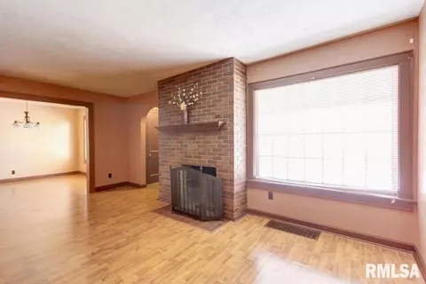 2126 N 21st St, Springfield, IL 62702 photo 4