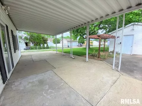 2126 N 21st St, Springfield, IL 62702 photo 25