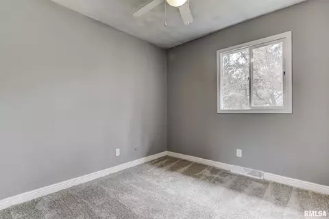 2049 Henley Rd, Springfield, IL 62702 photo 12