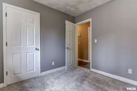 2049 Henley Rd, Springfield, IL 62702 photo 13