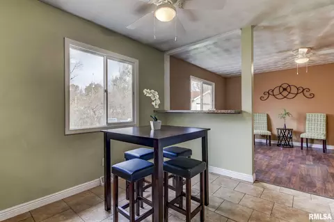 2049 Henley Rd, Springfield, IL 62702 photo 8