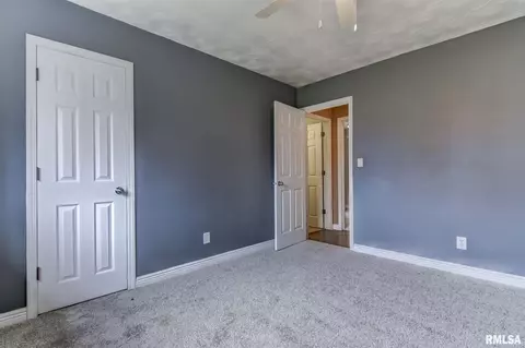 2049 Henley Rd, Springfield, IL 62702 photo 10