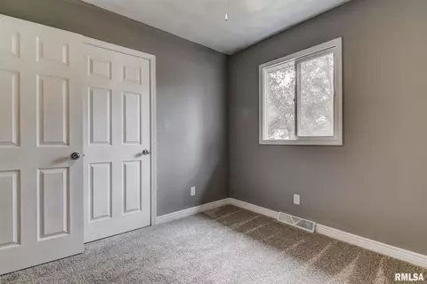 2049 Henley Rd, Springfield, IL 62702 photo 15