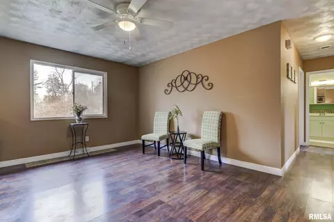 2049 Henley Rd, Springfield, IL 62702 photo 4