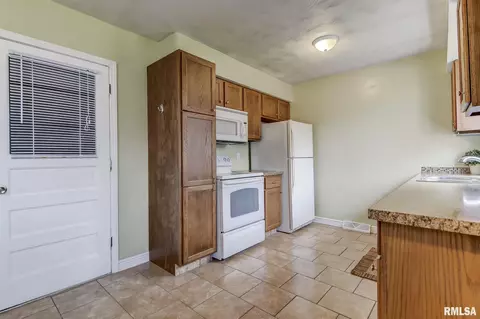 2049 Henley Rd, Springfield, IL 62702 photo 9