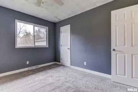 2049 Henley Rd, Springfield, IL 62702 photo 11