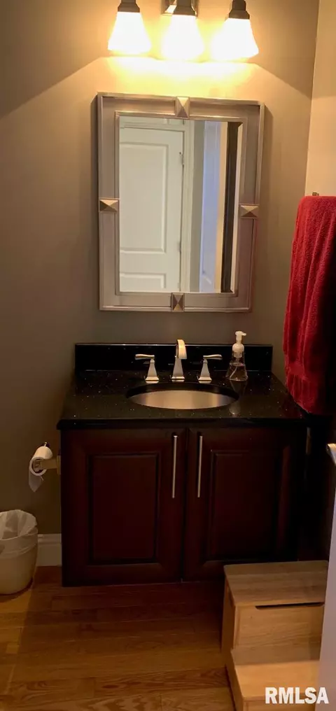 3900 Vanderbilt Cir, Springfield, IL 62711 photo 4