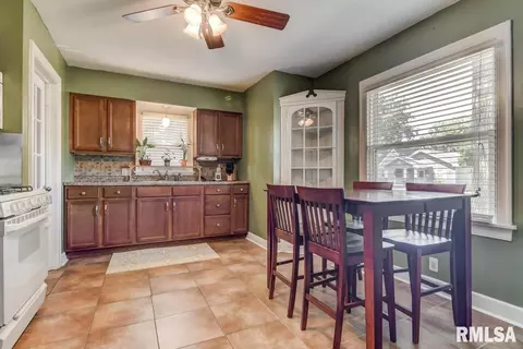 1924 N 7th St, Springfield, IL 62702 photo 5