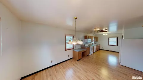 3212 Neptune Ave, Springfield, IL 62707 photo 5