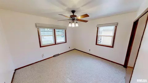 3212 Neptune Ave, Springfield, IL 62707 photo 8