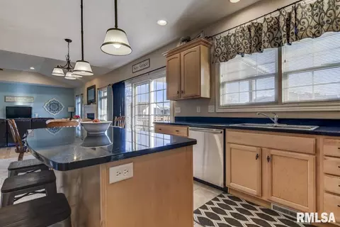 1404 Lake Pointe Ct, Springfield, IL 62712 photo 10