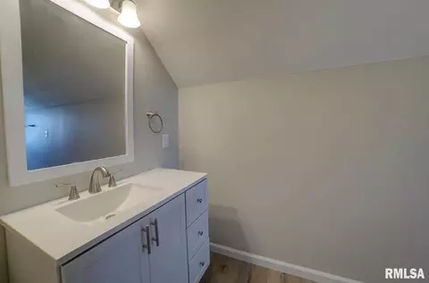 1521 W Selinger St, Springfield, IL 62702 photo 31