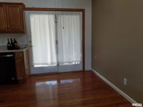 1821 Albert St, Springfield, IL 62702 photo 6