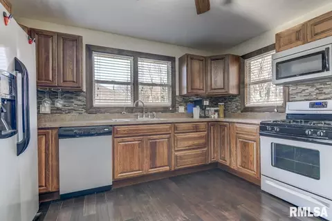 3101 E Carpenter St, Springfield, IL 62702 photo 9